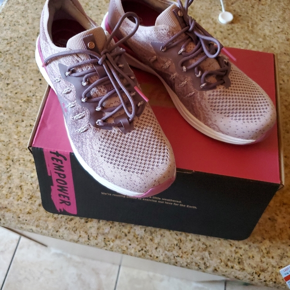 Ryka Women's Momentum 2.0 Walking Sneaker, Violet Ice, Size 7 - Picture 3 of 6